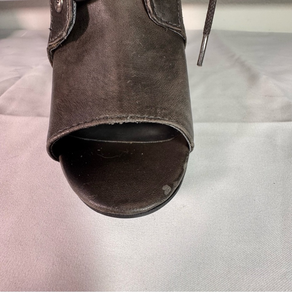 Chic & Elegant Vera Wang Lace-Up Peep-Toe High Heel Ankle Boots – Size 7.5M - Picture 17 of 17